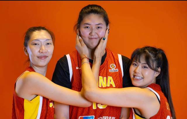 v体育-中国女篮今夜首发5人出炉!韩旭+杨舒予、陈明伶、罗欣棫、张曼曼